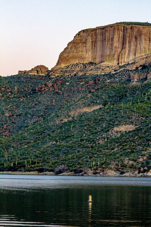 落基山附近的水体 · 免费素材图片
