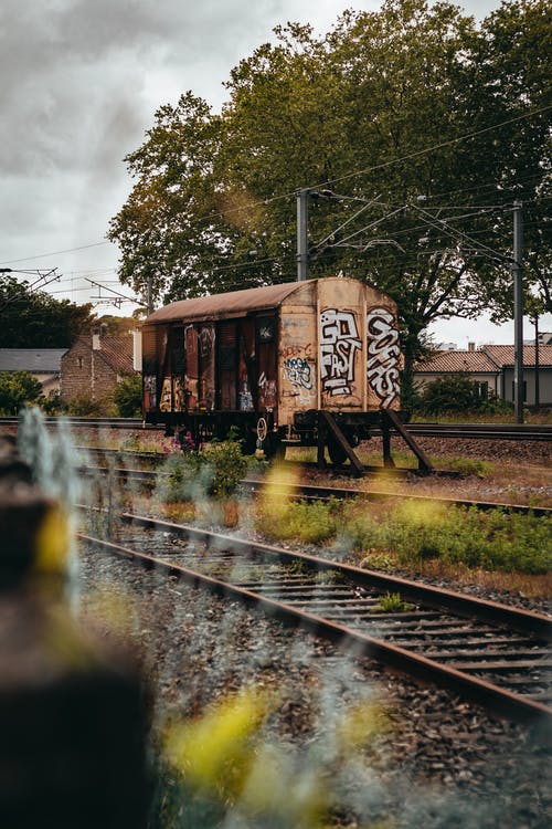 铁路布朗火车 · 免费素材图片