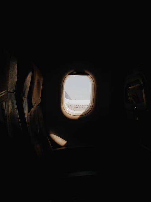 飞机窗 · 免费素材图片