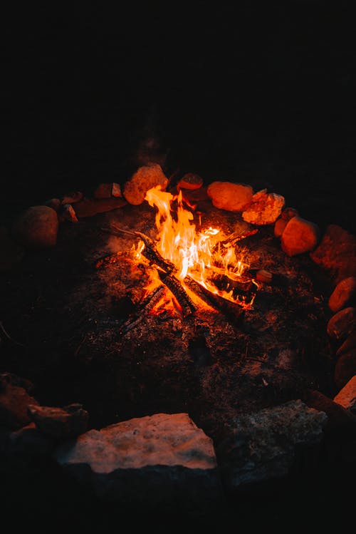 木制篝火 · 免费素材图片