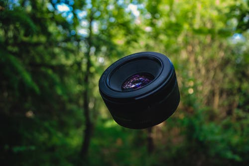 圆形黑色相机镜头 · 免费素材图片