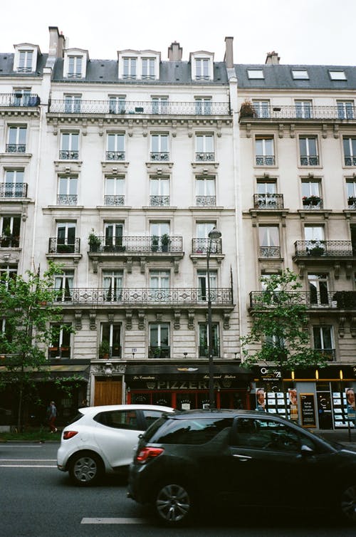 道路上的车辆照片 · 免费素材图片