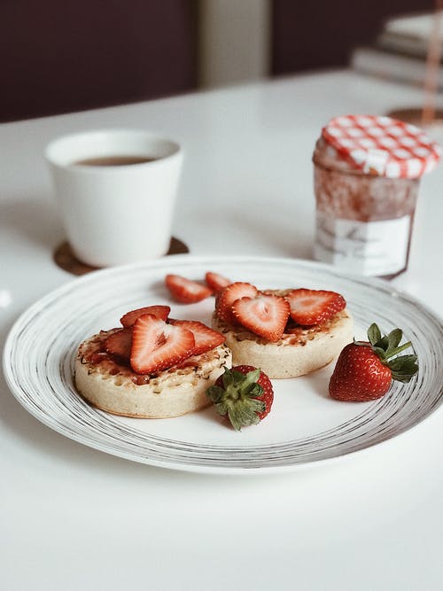 草莓煎饼 · 免费素材图片