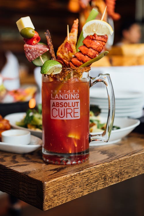 透明玻璃杯带烧烤 · 免费素材图片