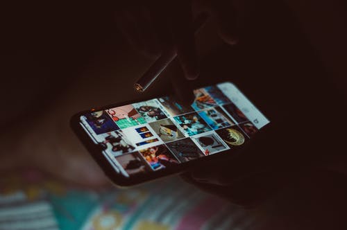 黑色智能手机 · 免费素材图片