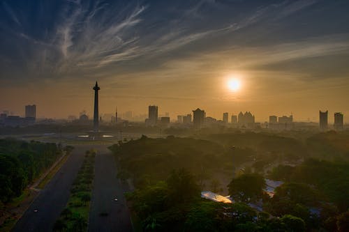 黄金时段的城市风景 · 免费素材图片