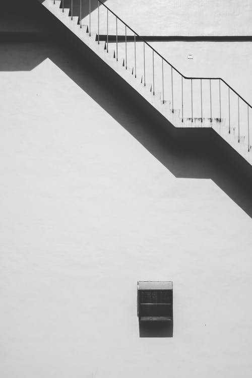白色楼梯 · 免费素材图片