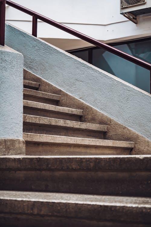 混凝土楼梯 · 免费素材图片