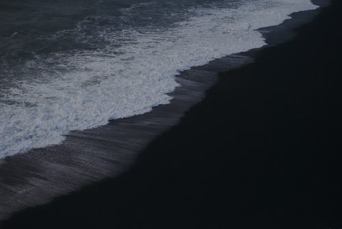 黑沙滩照片 · 免费素材图片