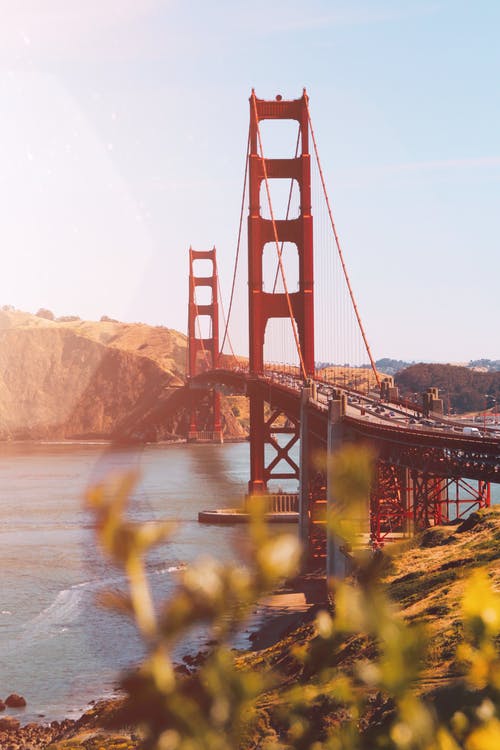 红色混凝土桥 · 免费素材图片