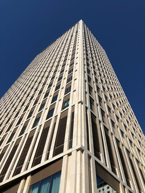 高层建筑的低角度照片 · 免费素材图片