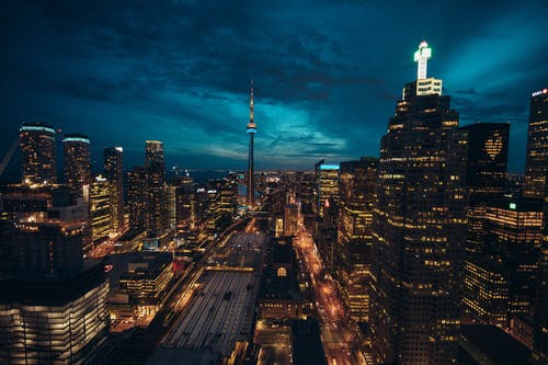 多伦多城市景观在晚上的照片 · 免费素材图片