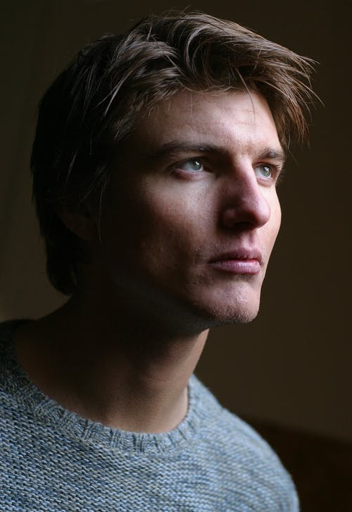 一个男人的照片 · 免费素材图片