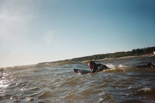 做冲浪的人 · 免费素材图片