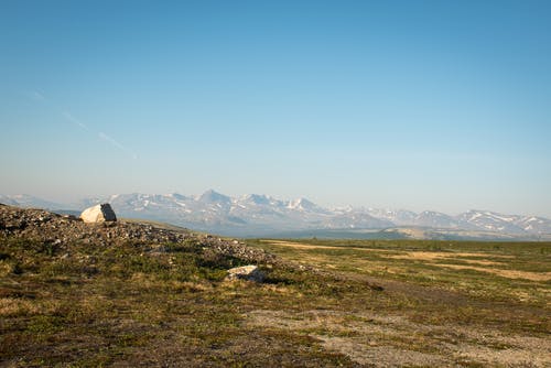 场与山景 · 免费素材图片