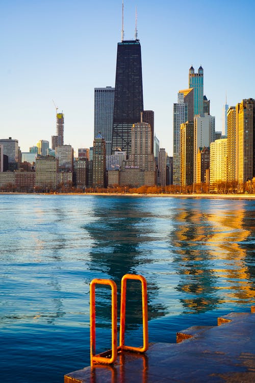 水和城市的身体 · 免费素材图片