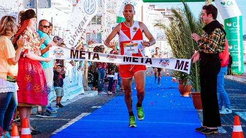 未知的人在户外跑步 · 免费素材图片