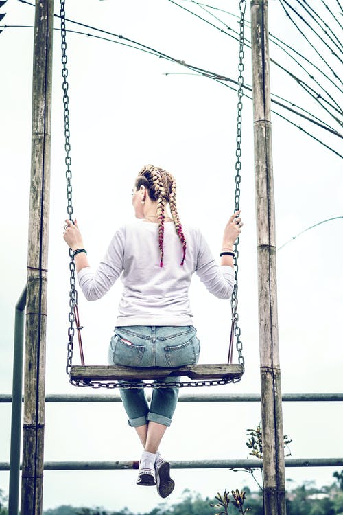 女人摇摆的背影照片 · 免费素材图片