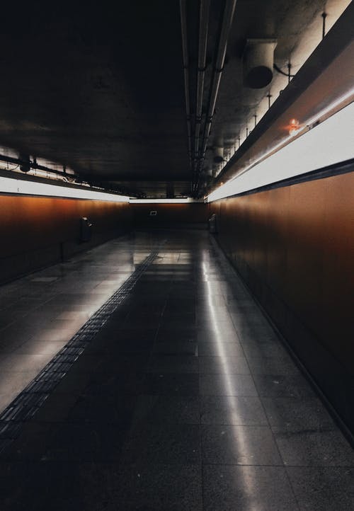 空地铁的照片 · 免费素材图片