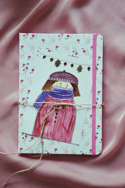 女孩图画书 · 免费素材图片