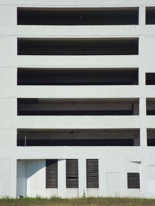 白色的混凝土建筑的照片 · 免费素材图片