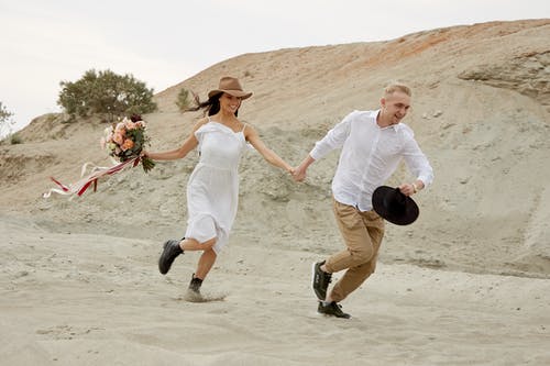 新婚跑步 · 免费素材图片
