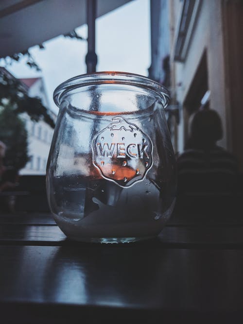 透明玻璃罐 · 免费素材图片