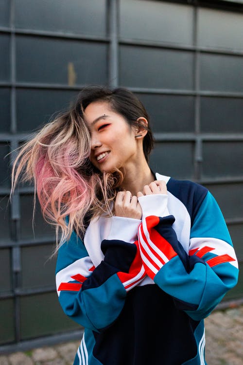 女人穿的外套的照片 · 免费素材图片