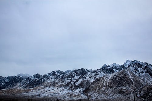 冰雪覆盖的山脉 · 免费素材图片