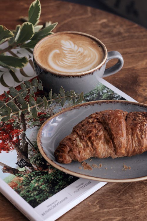 盘烤面包 · 免费素材图片