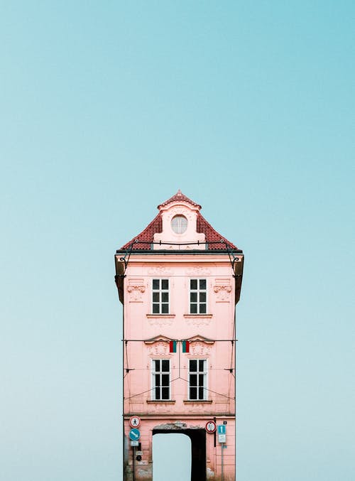 阁楼两层楼的房子 · 免费素材图片