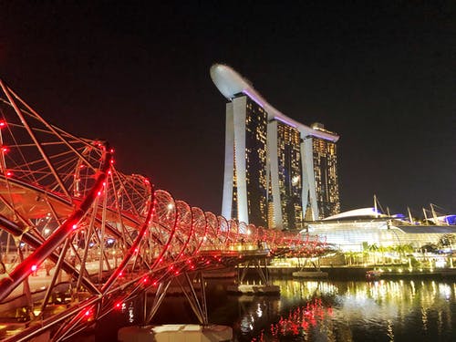 晚上新加坡滨海湾金沙大厦的照片 · 免费素材图片