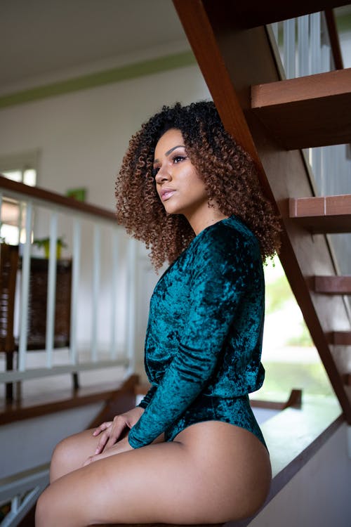 房间里的女人选址 · 免费素材图片