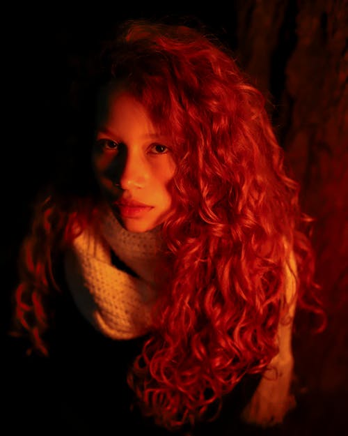 红色发型的女人的照片 · 免费素材图片