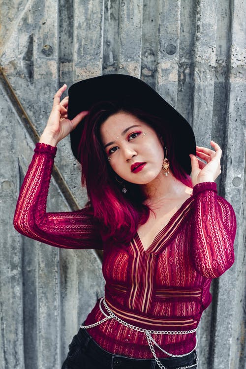 女人戴着太阳帽的照片 · 免费素材图片