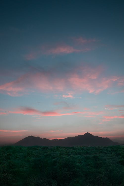 山的轮廓 · 免费素材图片