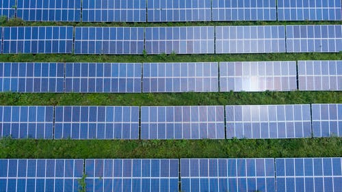 太阳能电池板的俯视图 · 免费素材图片