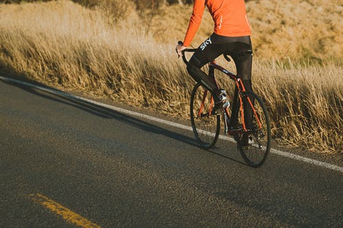 人骑公路自行车照片 · 免费素材图片