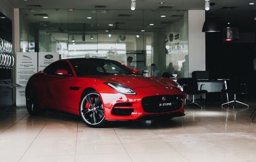 Red Coupe的浅焦点照片 · 免费素材图片