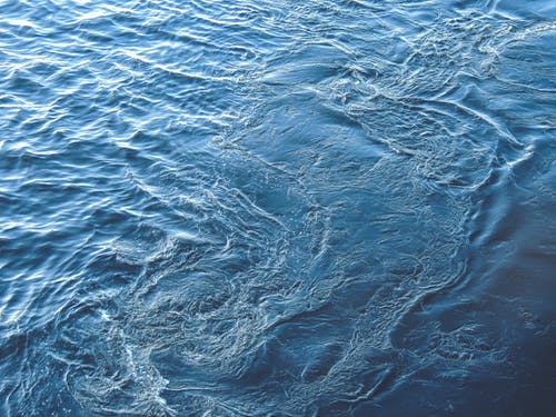 蓝色的水体 · 免费素材图片