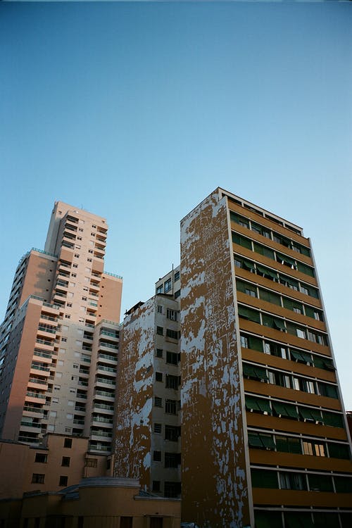 布朗高层建筑 · 免费素材图片