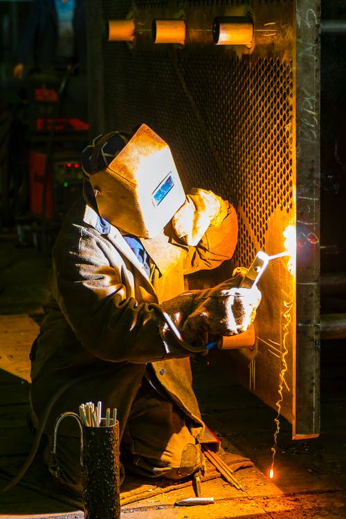 人焊接金属 · 免费素材图片
