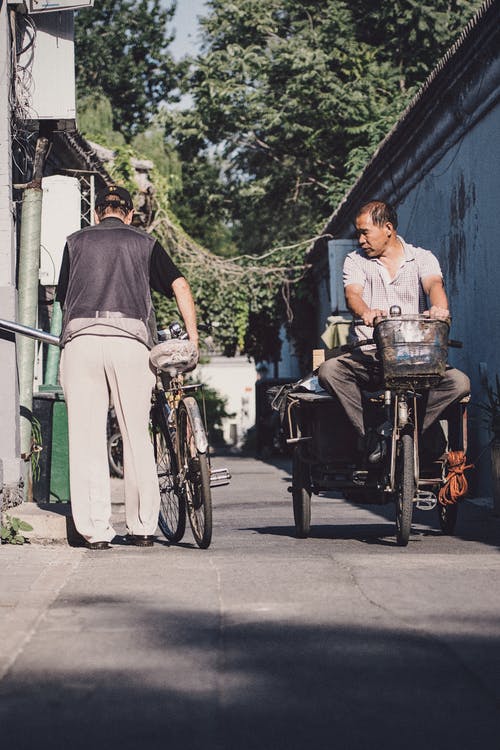 男子骑自行车 · 免费素材图片