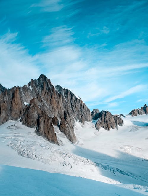白雪皑皑的山坡 · 免费素材图片