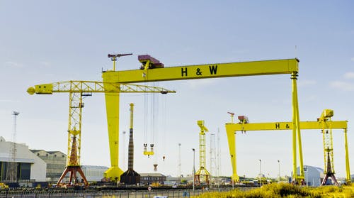 黄色货船起重机 · 免费素材图片