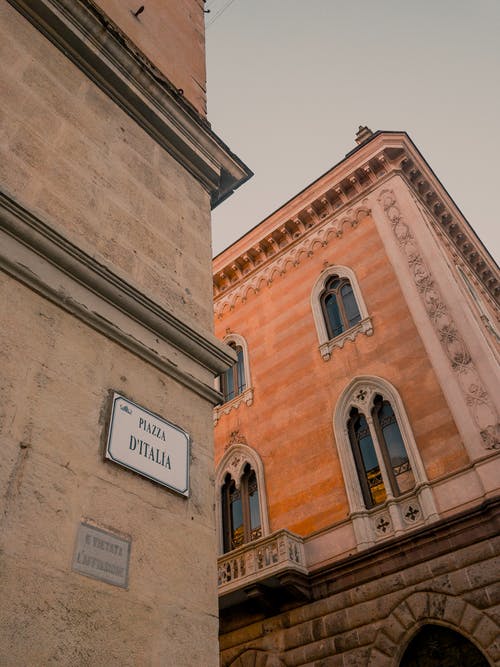 橙色和棕色的混凝土结构 · 免费素材图片