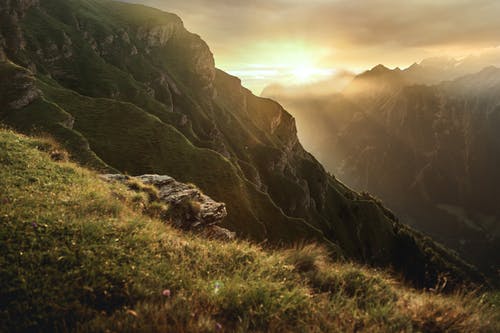 黎明时分山的风景照片 · 免费素材图片