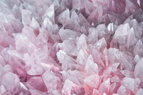 粉色和白色的石头 · 免费素材图片