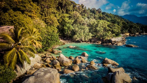 白天的海滨风景 · 免费素材图片