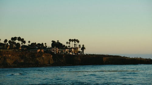 黎明时的海岸线照片 · 免费素材图片